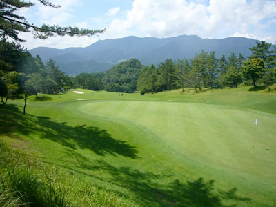 【愛媛】久万カントリークラブの口コミ・料金は？標高700mの自然美あふれる山岳コース！
