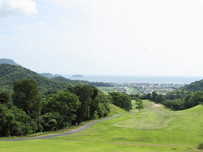 【香川】アルファ津田カントリークラブの口コミ・料金は？谷越え名物ホールが話題！
